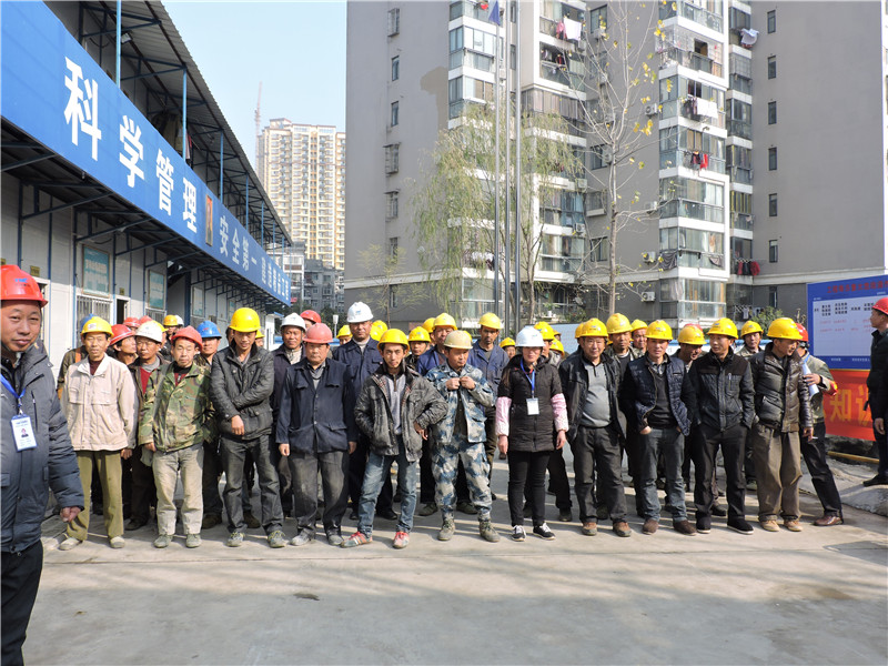 集團組織施工項目開展消防安全應(yīng)急救援大演練